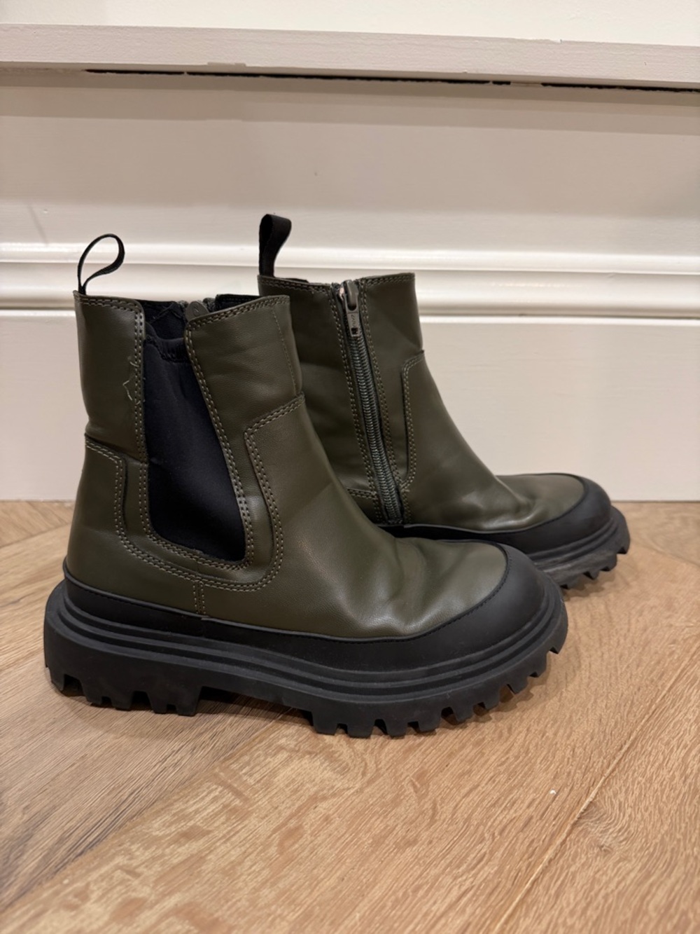 Zara Green/ Black Chelsea Ankle Boots